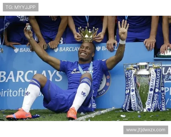 克里斯蒂亚诺罗纳尔多传奇之路从天赋少年到足坛不灭的璀璨星辰 克里斯蒂亚诺罗纳尔多传奇之路从天赋少年到足坛不灭的璀璨星辰