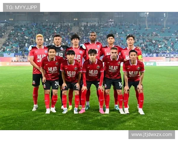 苏州东吴迎战延边龙鼎激情对决 展现顶级足球对抗与精彩战术博弈 苏州东吴迎战延边龙鼎激情对决 展现顶级足球对抗与精彩战术博弈