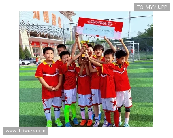 足球的力量与激情:从青训到职业联赛的成长之路和全球影响力分析 足球的力量与激情:从青训到职业联赛的成长之路和全球影响力分析