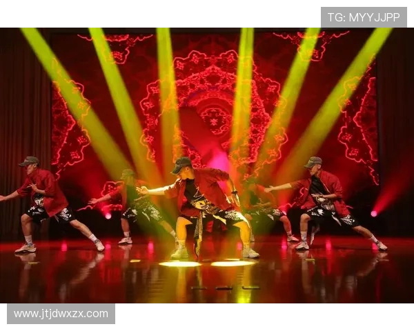 武汉街舞队荣登全国街舞状态排行榜第六名展现实力与风采 武汉街舞队荣登全国街舞状态排行榜第六名展现实力与风采