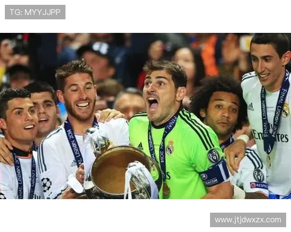 卡西利亚斯与劳尔的传奇对决:西班牙足球的双子星辉煌岁月回顾